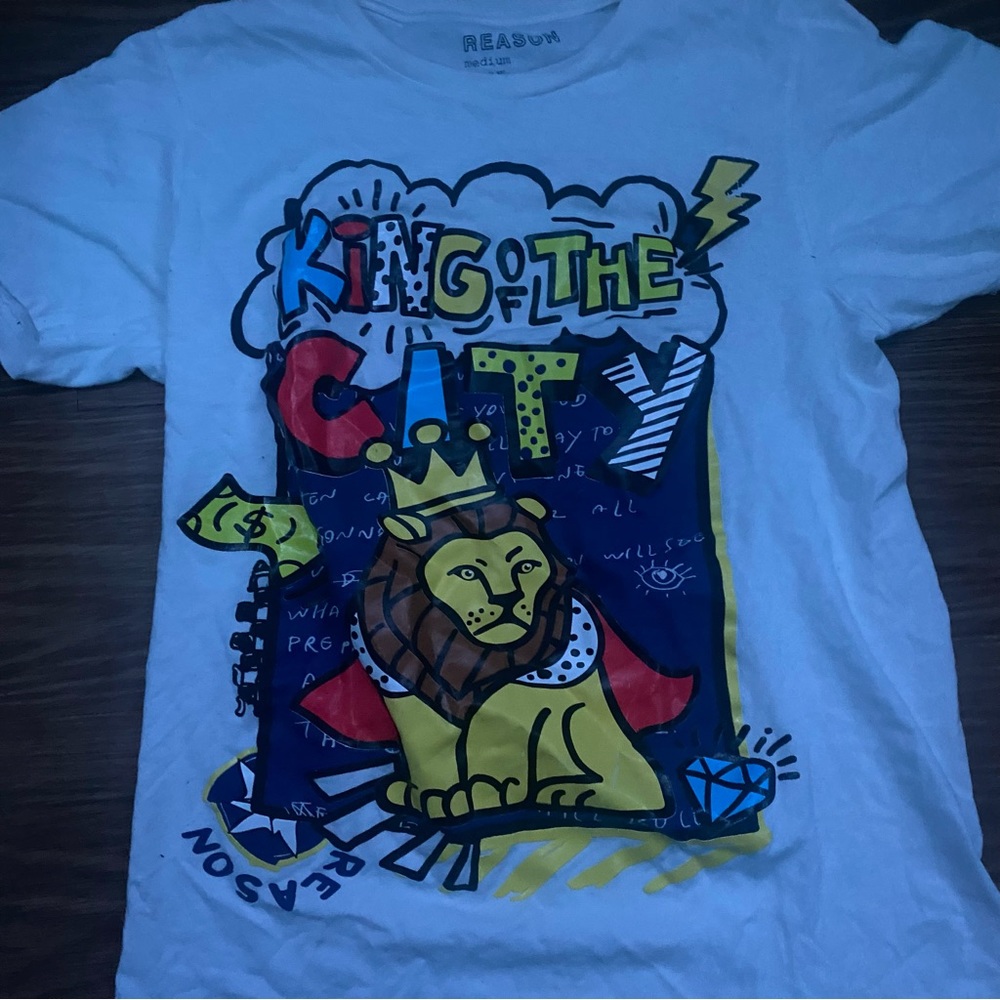 King If The City Graphic Tee! ☀️